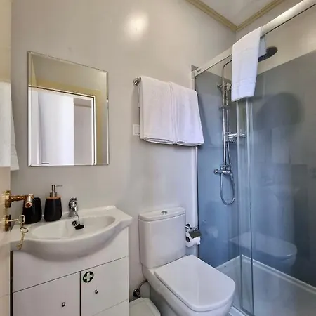 Carreira Harbour View Free Parking In Heart